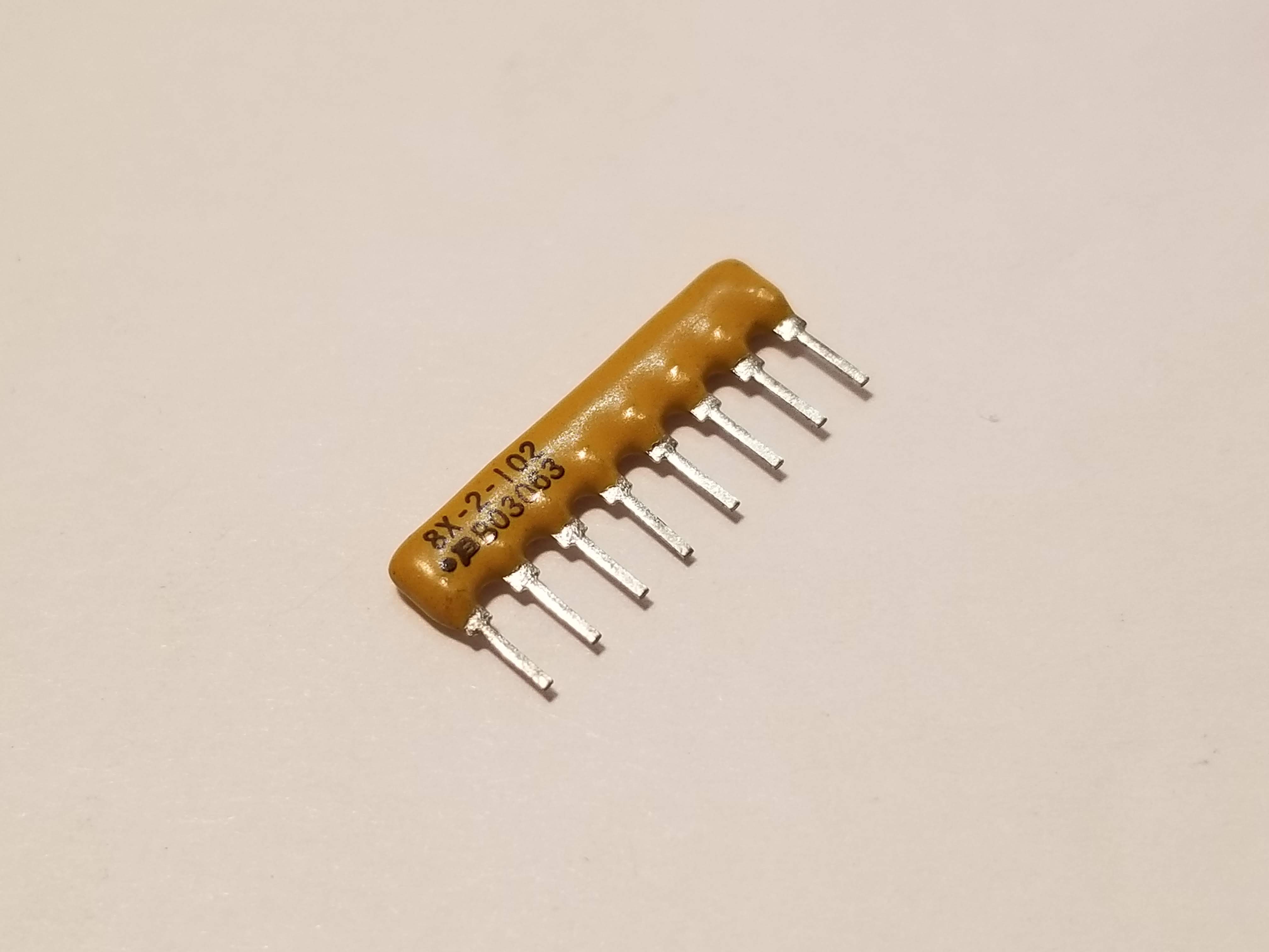 Picture of 1k Ohm 8-Pin Resistor Network