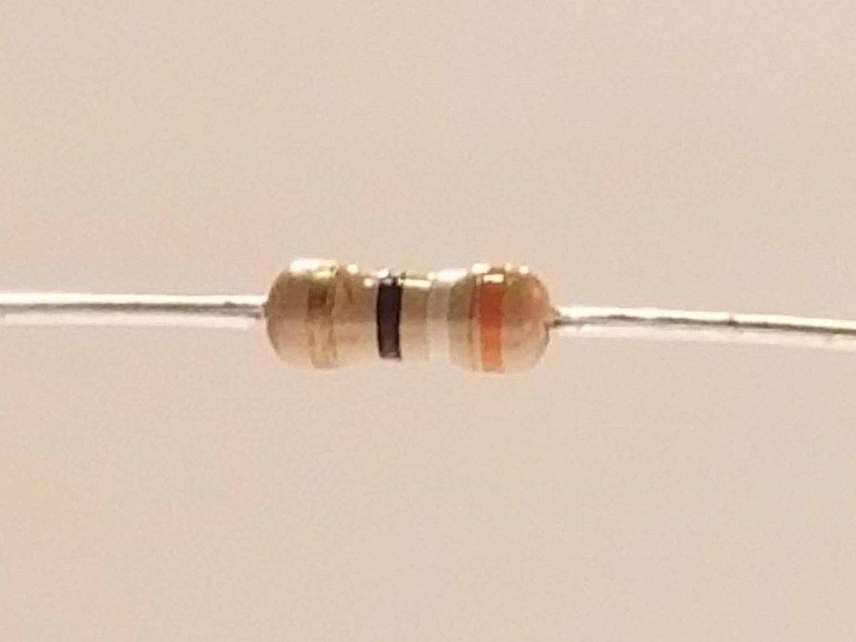 Picture of 39 Ohm Resistor