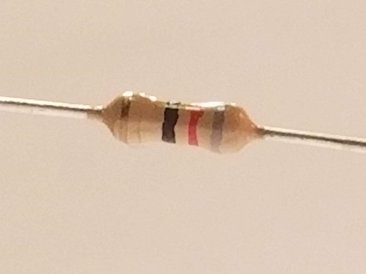 Picture of 82 Ohm Resistor