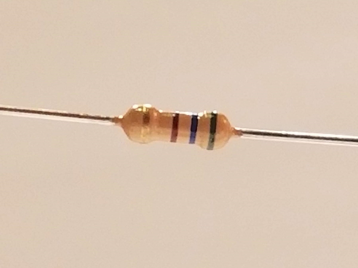 Picture of 560 Ohm Resistor