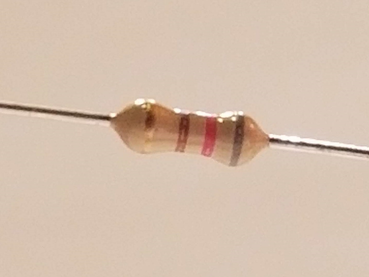 Picture of 820 Ohm Resistor