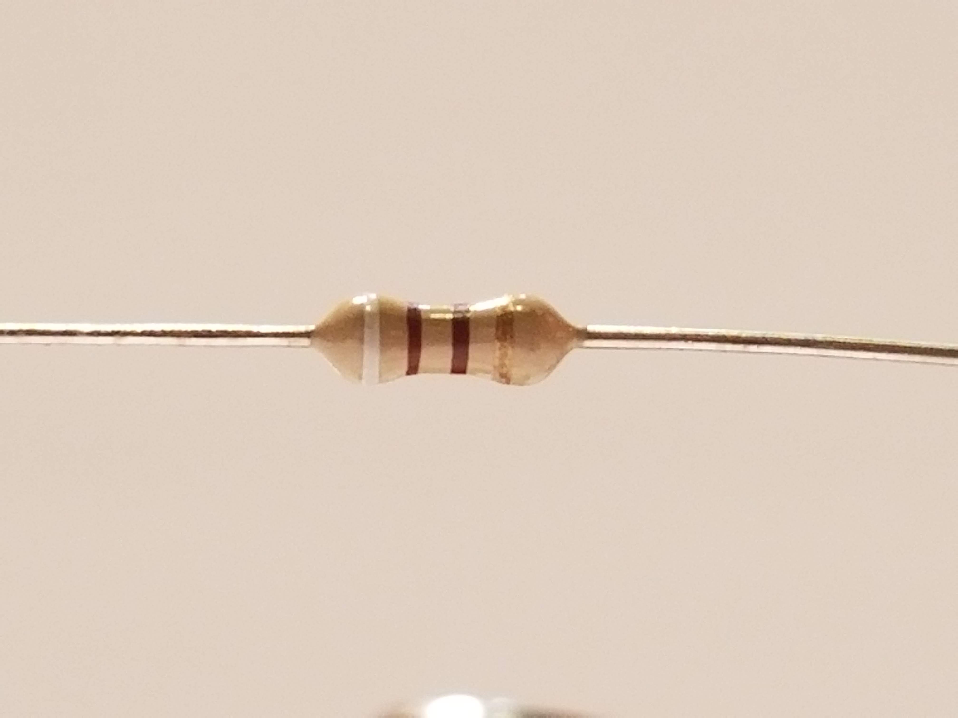 Picture of 910 Ohm Resistor