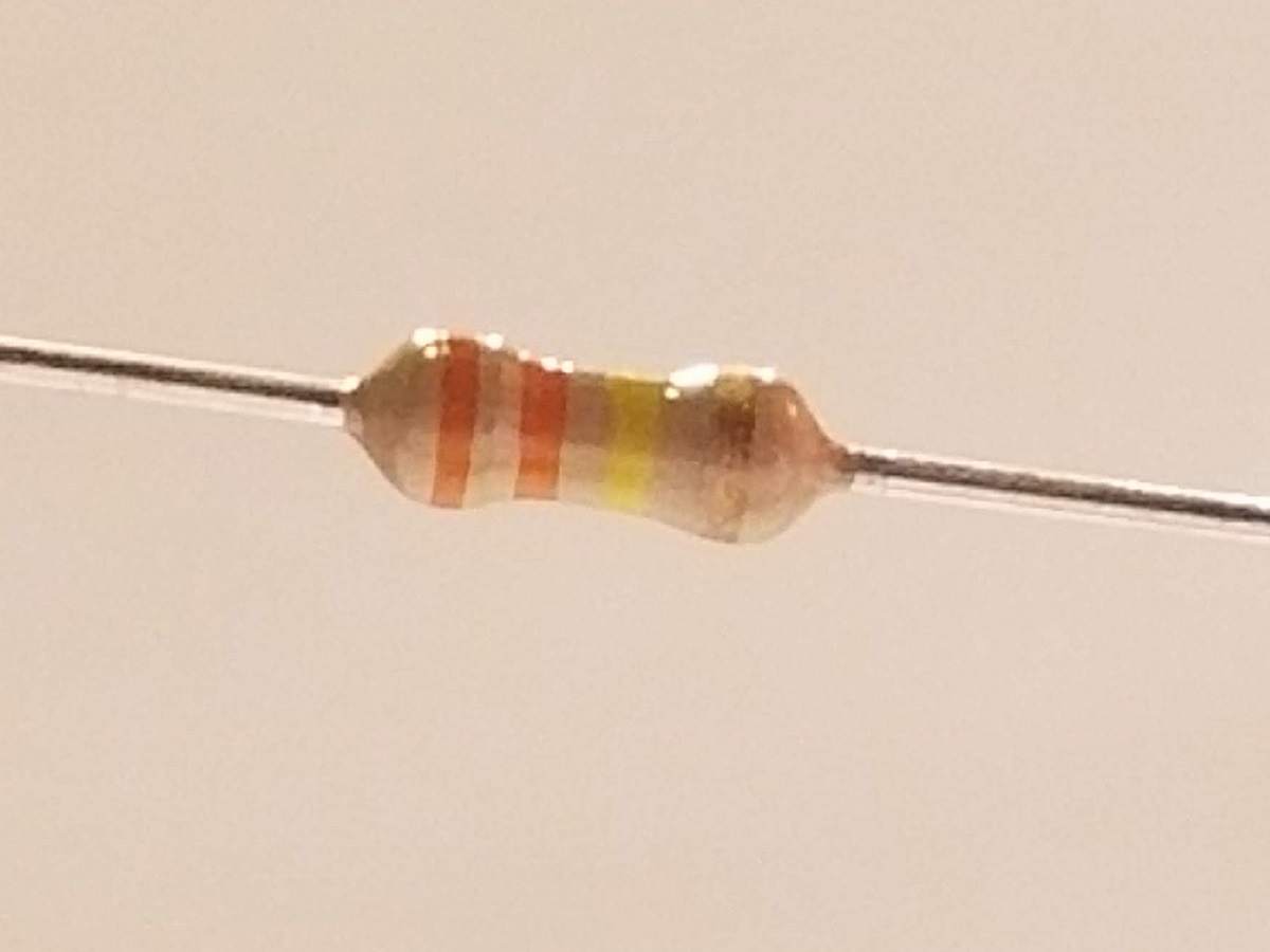 Picture of 330k Ohm Resistor