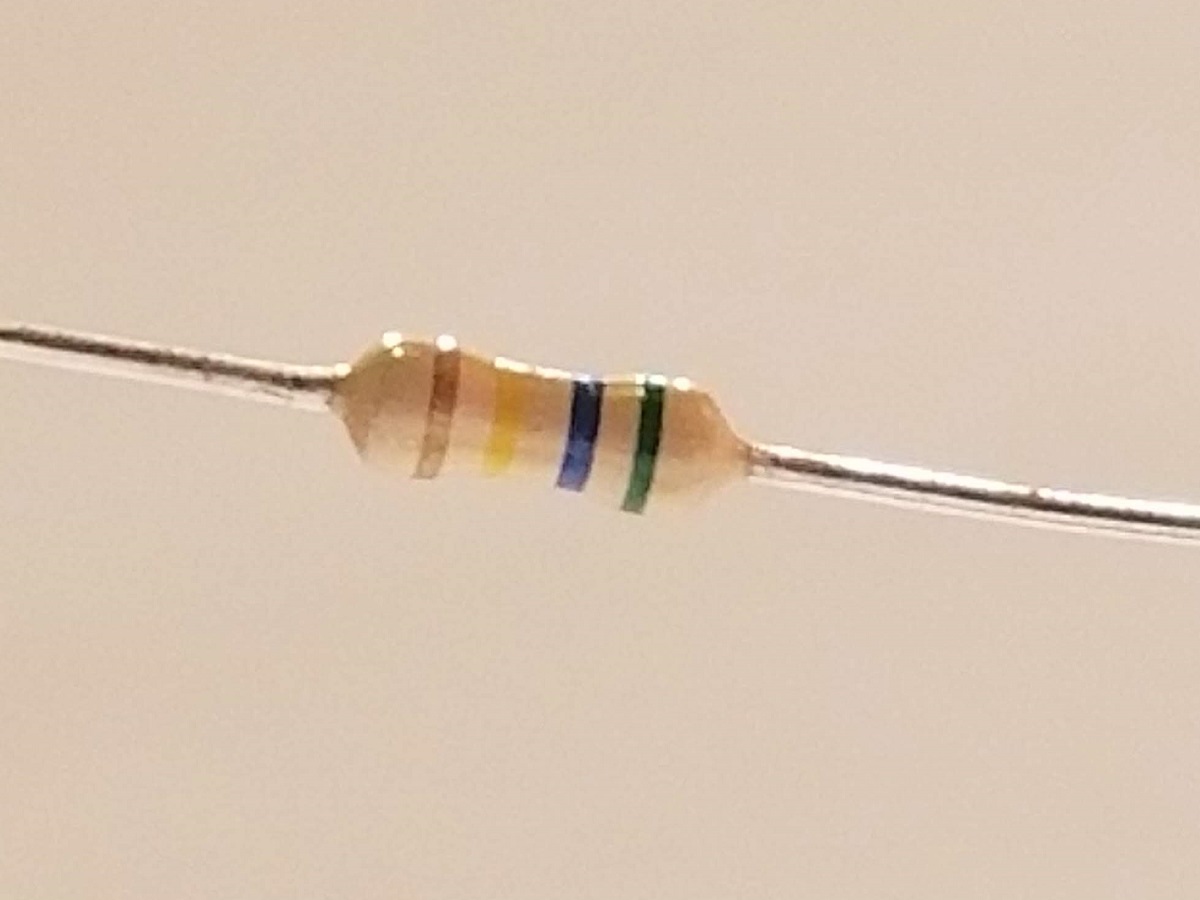 Picture of 560k Ohm Resistor