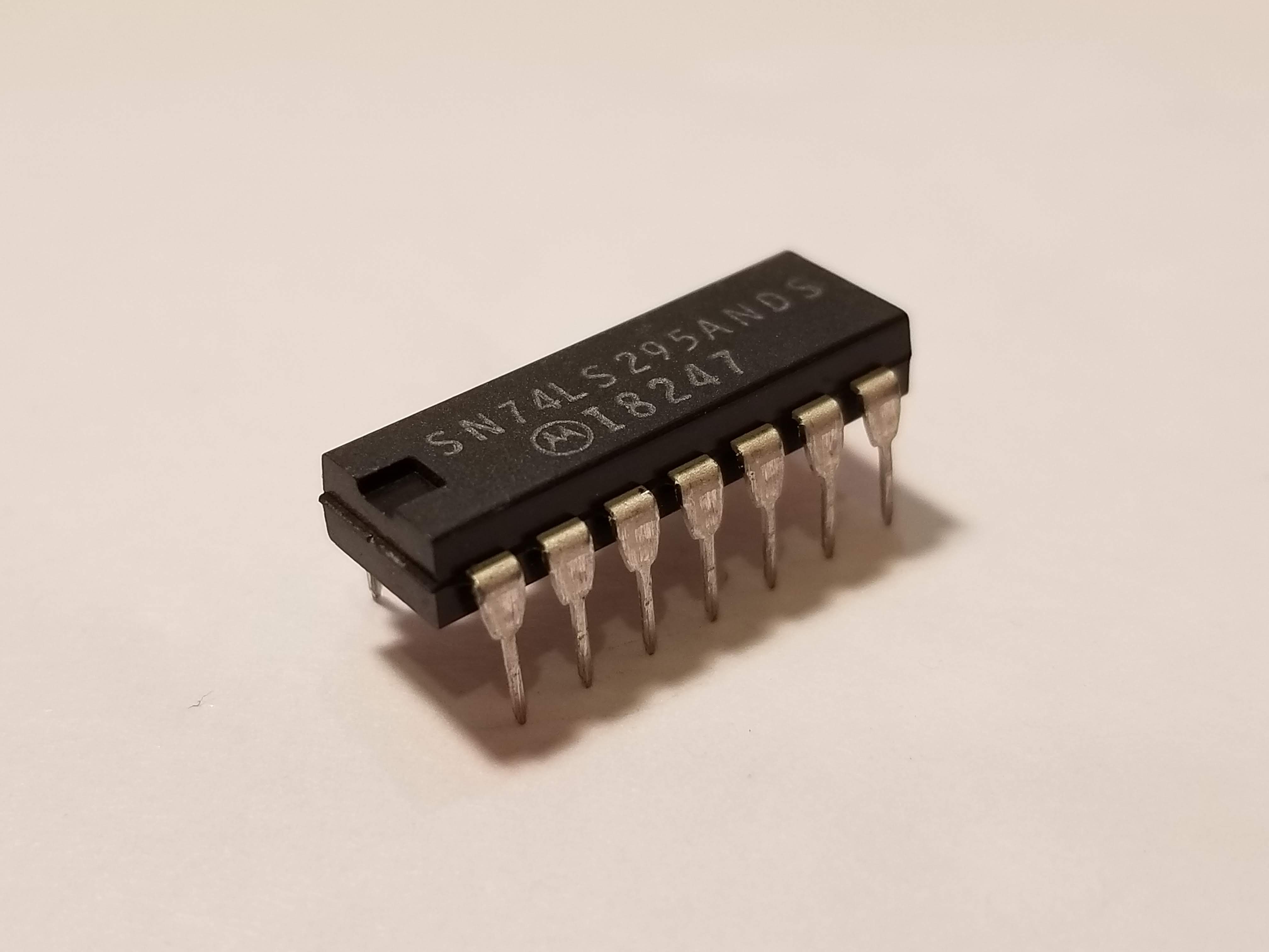 Picture of 74295 4-bit Tristate R/L Shift Register