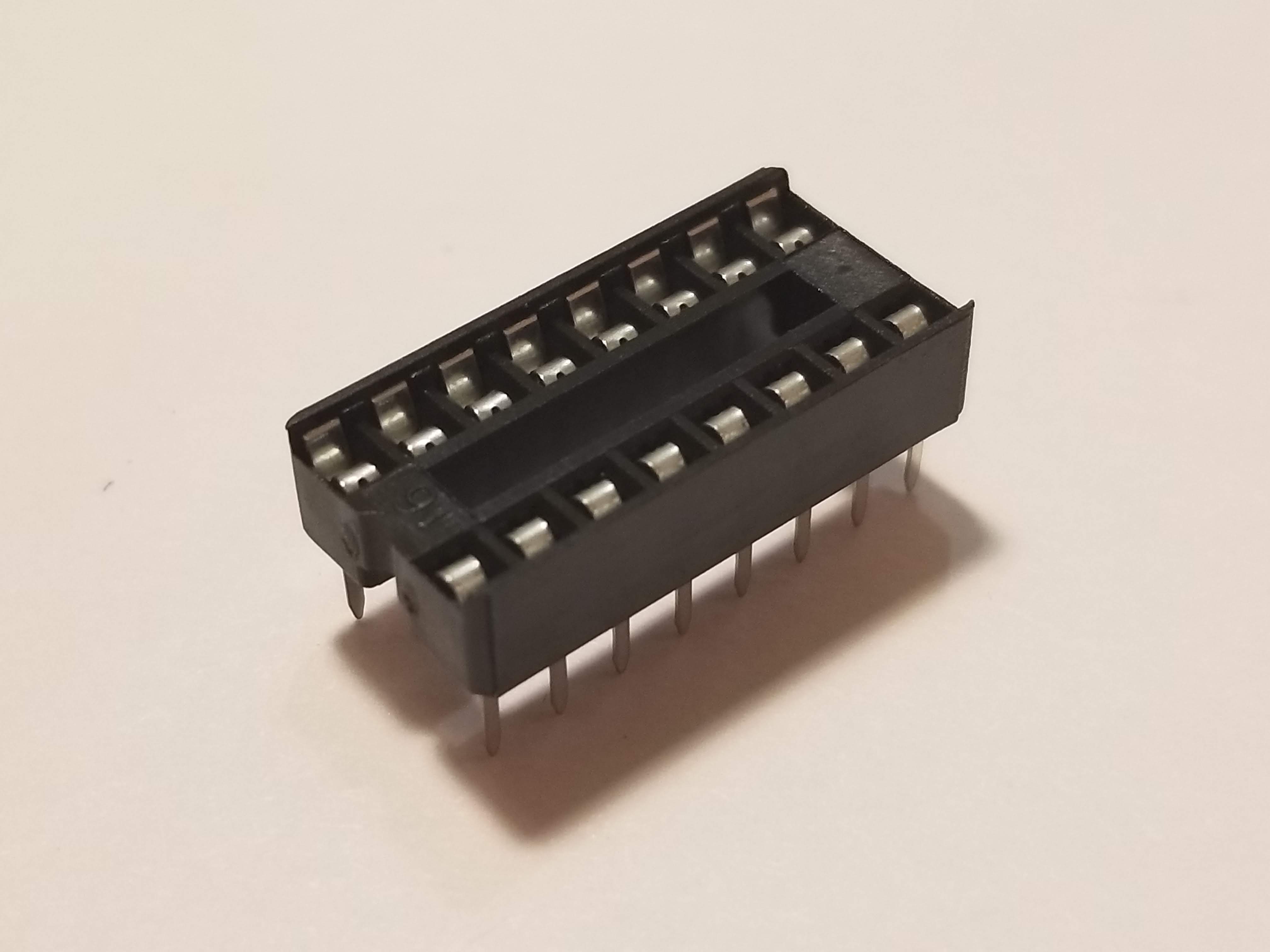Picture of 16 Pin DIP Socket