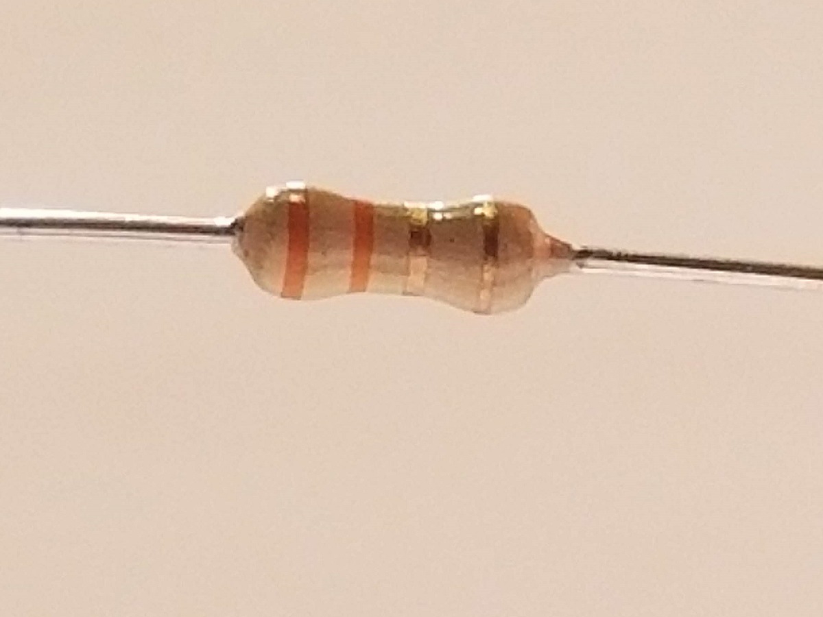 Picture of 3.3 Ohm Resistor
