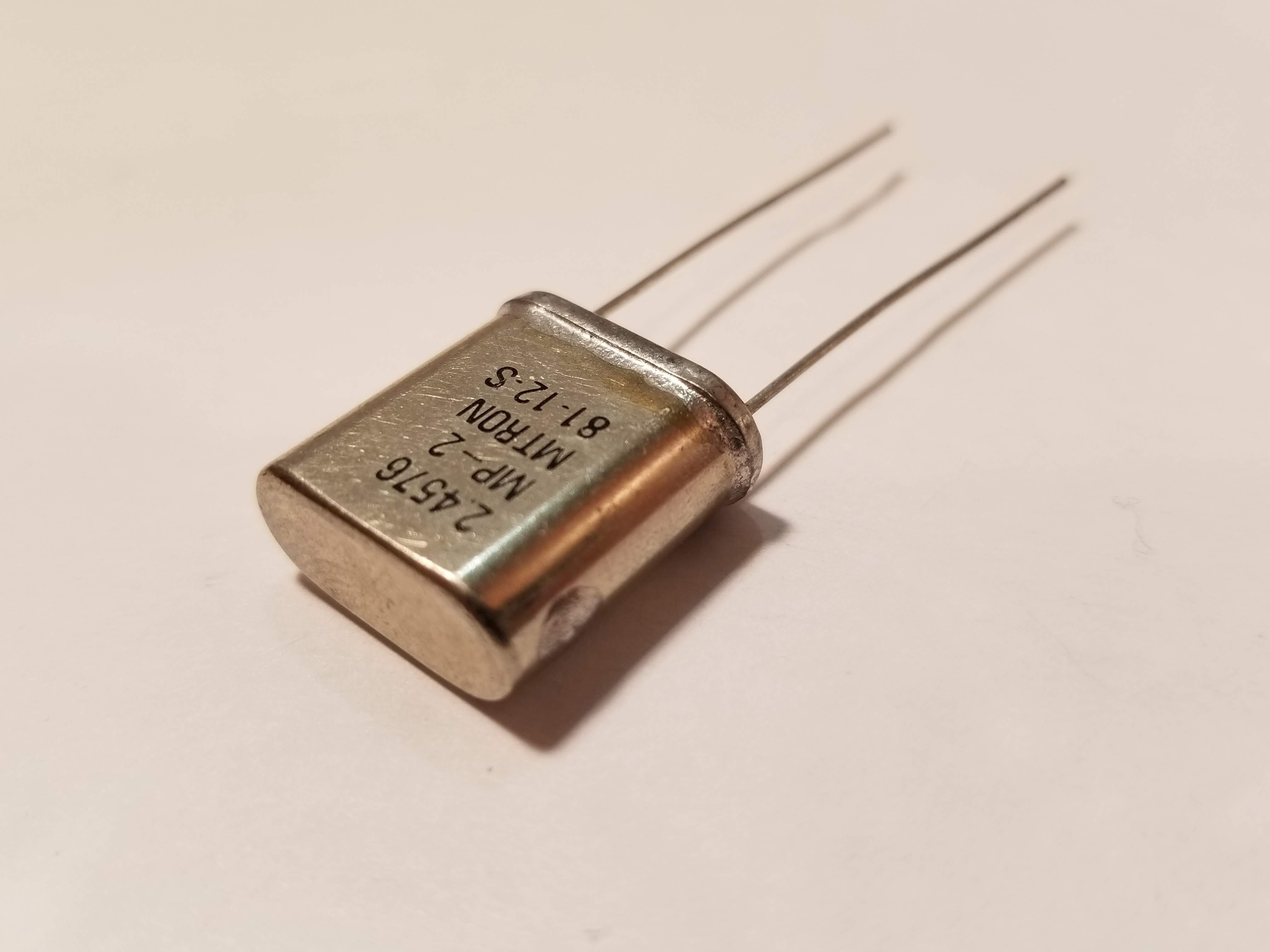 Picture of 2.4576MHz Crystal
