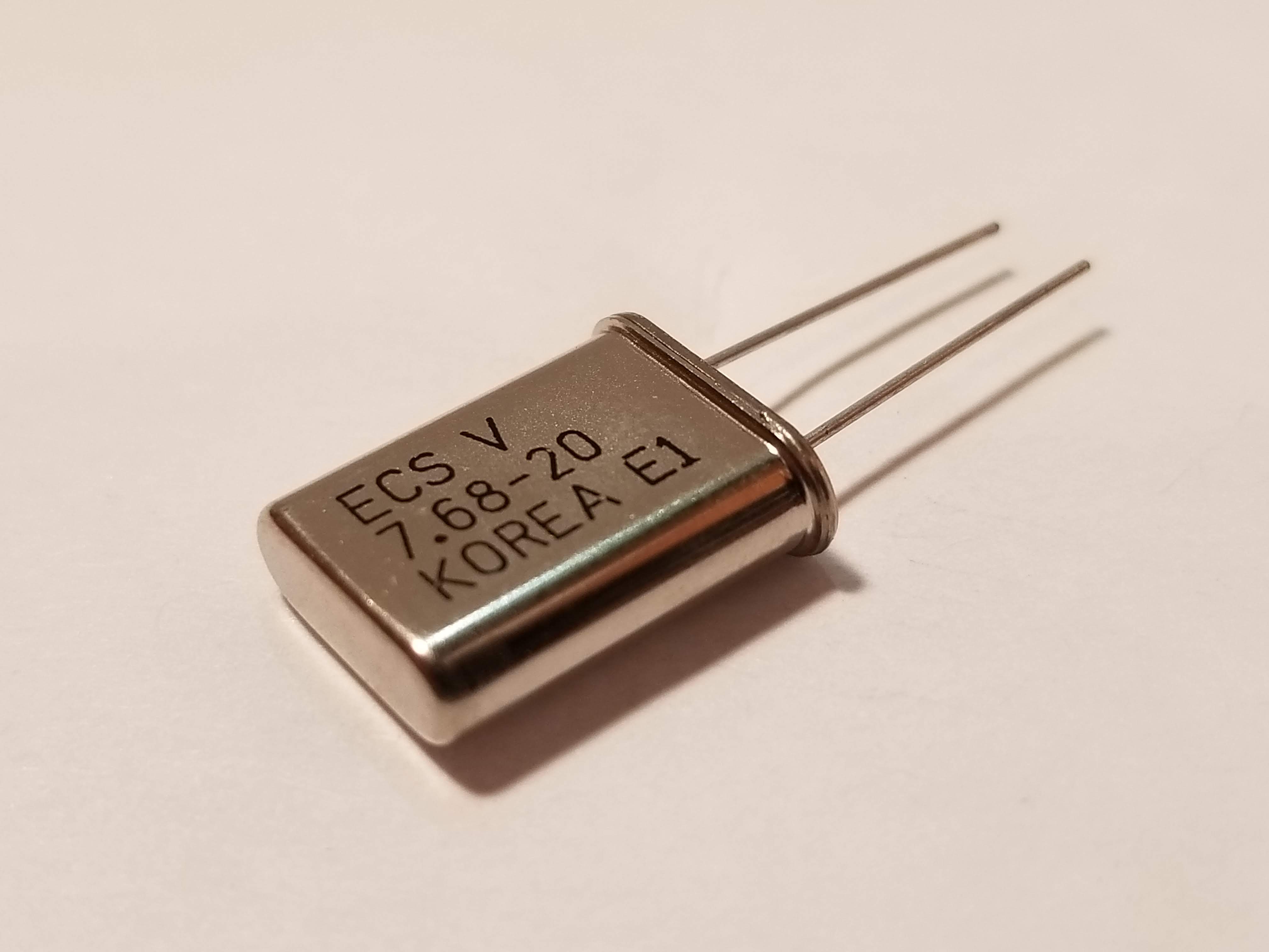 Picture of 7.68MHz Crystal